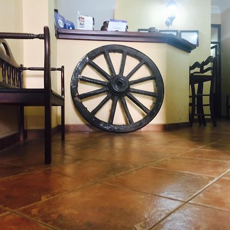 Hostal Pechi Huévar Dış mekan fotoğraf